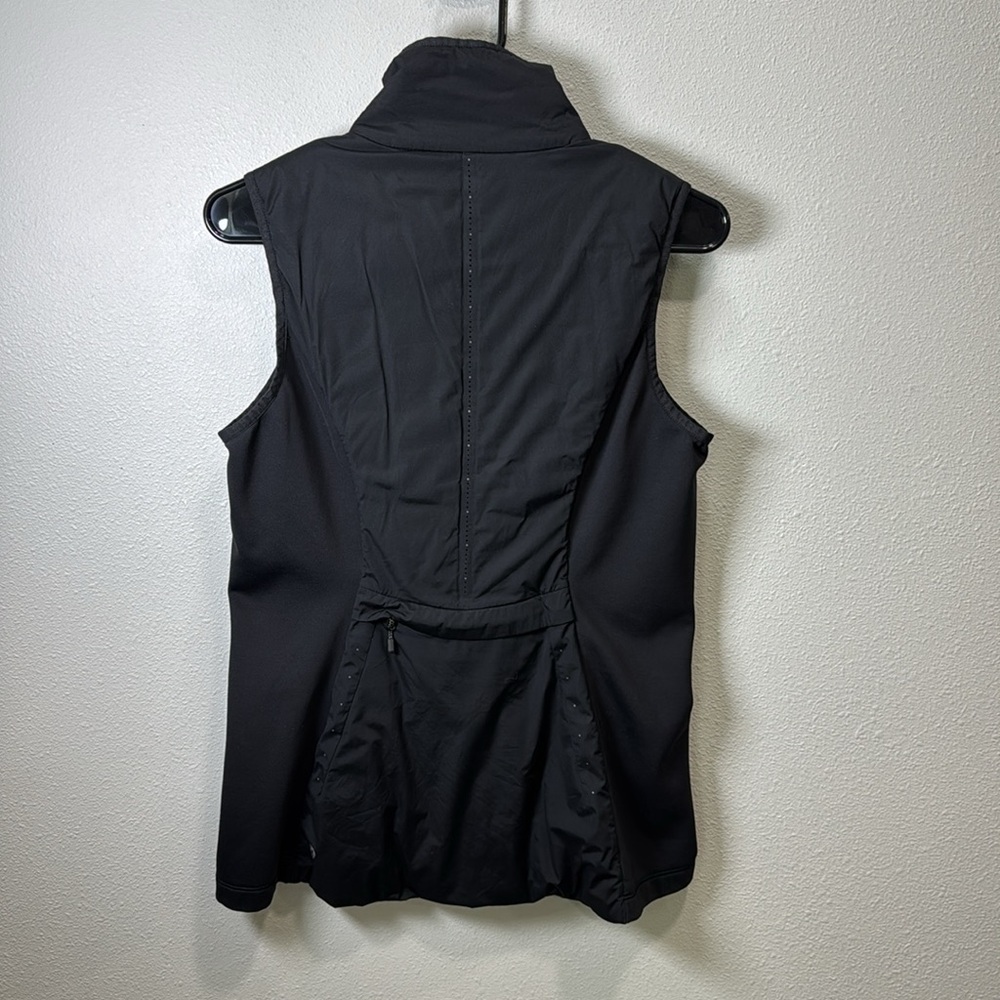 Lululemon down filled Black Sleeveless vest - Picture 4 of 7